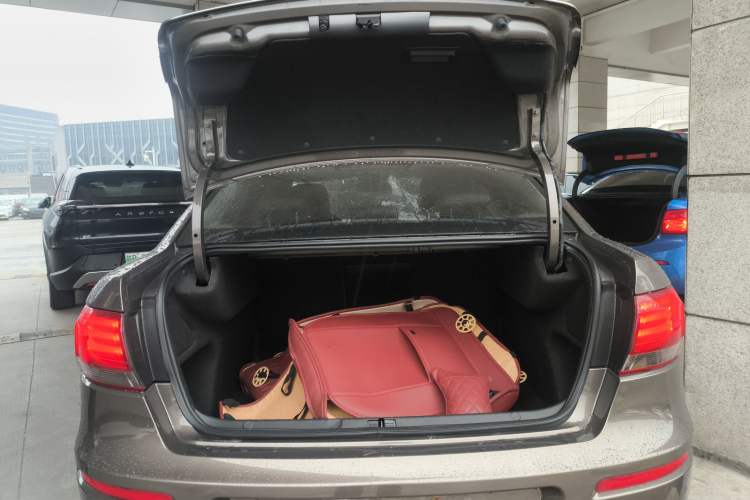 Used Qoros 3 2016 Sedan 1.6L Automatic Zhiyue Model
