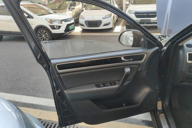 Used Yema T70 2016 1.8T CVT Elegant Model
