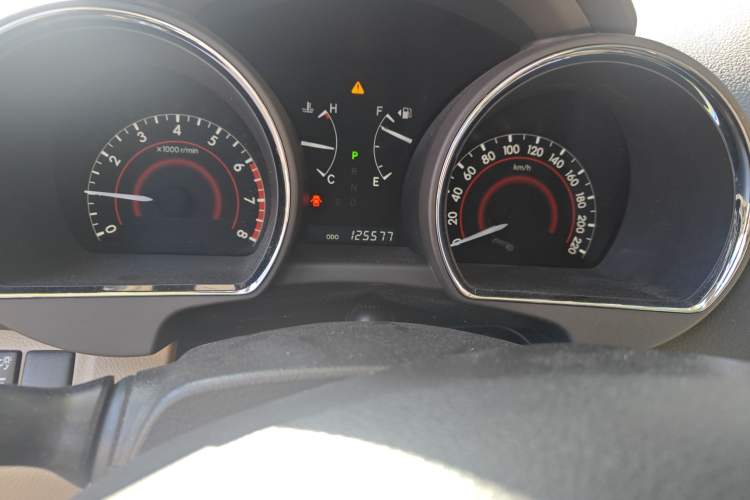 Used Toyota Highlander 2011 2.7L Two-Wheel Drive 7-Seater Luxury Edition Odometer Close Up