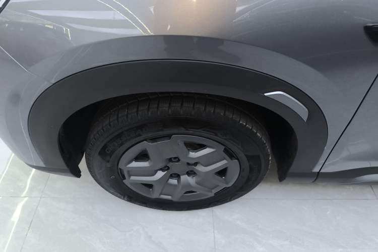 Used BYD Yuan UP 2024 401 km Active Version Exterior 4