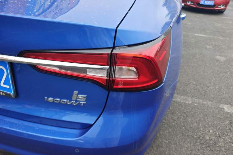 Used Roewe i5 2020 1.5L Automatic 4G Connect Luxury Flagship Edition
