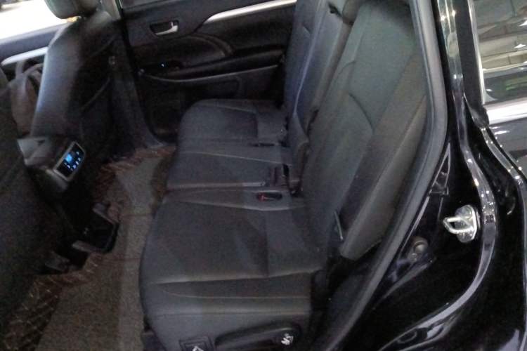 Used Toyota Highlander 2018 2.0T Four-Wheel Drive Prestige Version 7 Seats China VI Standard Left Rear Seat