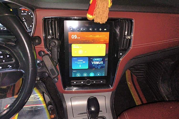 Used Roewe RX5 2016 30T Four-Wheel Drive Automatic Internet Smart Luxury Edition Audio And AC Panel