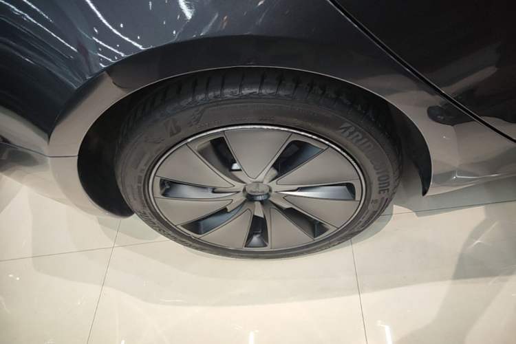Used Tesla Model 3 2025 Rear-Wheel-Drive Version
