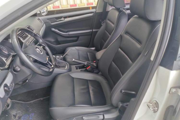 Used Volkswagen Sagitar 2015 230TSI Automatic Comfort Version Left Front Seat