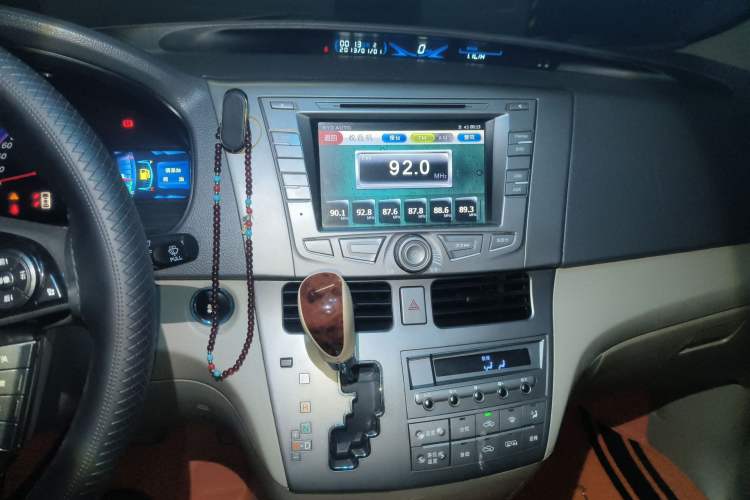 Used BYD M6 2013 2.4L Automatic Luxury Model Audio And AC Panel