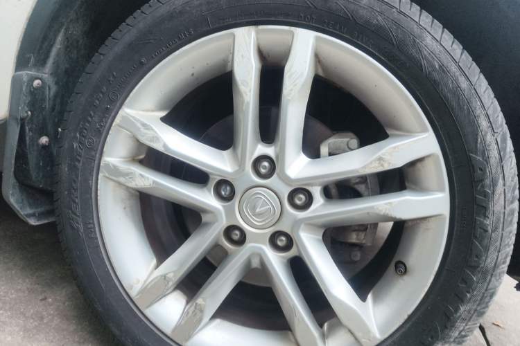 Used CHANGAN CS35 2012 1.6L Automatic Luxury Version China IV Standard
