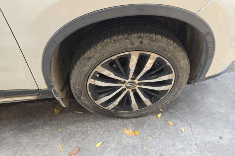 Used GAC Trumpchi GS4 2017 200T G-DCT Two-Wheel Drive Luxury Edition Right Front Wheel Hub