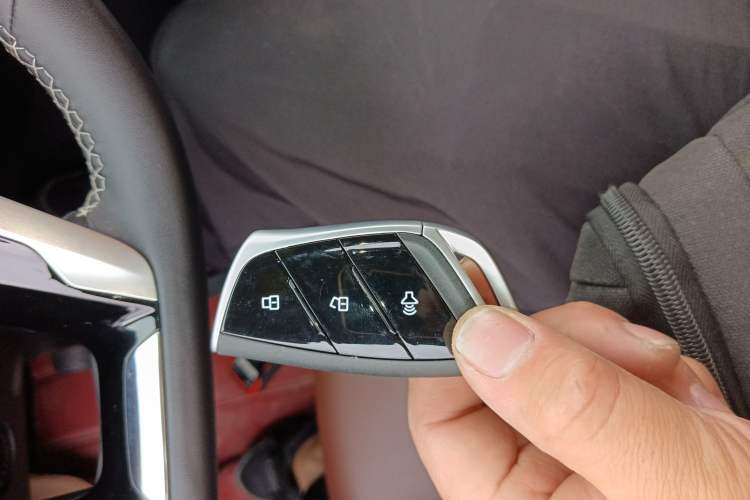 Used SAIC MAXUS Xingji 2023 Starry H 2.0T Automatic Diesel Dual-Turbo All-Wheel Drive Luxury Edition Long Wheelbase
