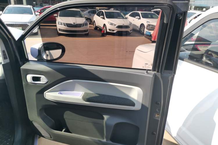 Used Chery New Energy QQ Ice Cream 2022 170km Sundae Phosphate Lithium-Ion