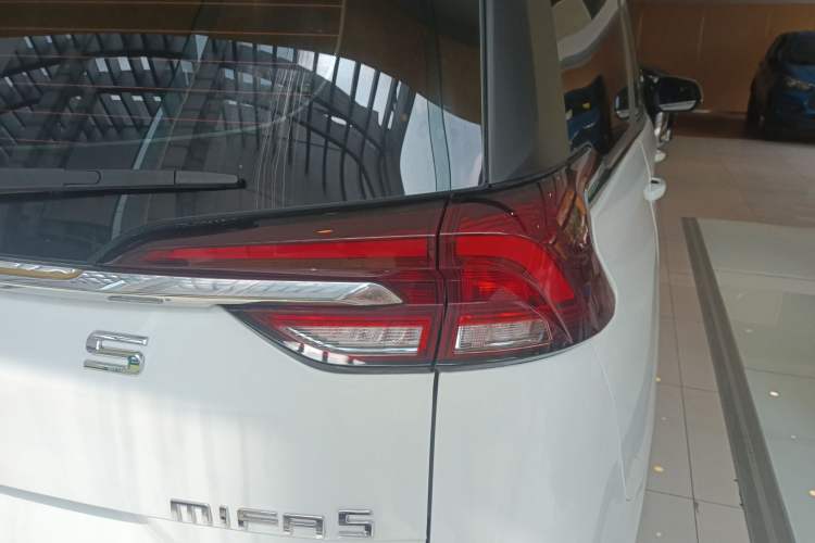 Used SAIC MAXUS Dajia 5 2022 430 km Elite Version 7-Seater