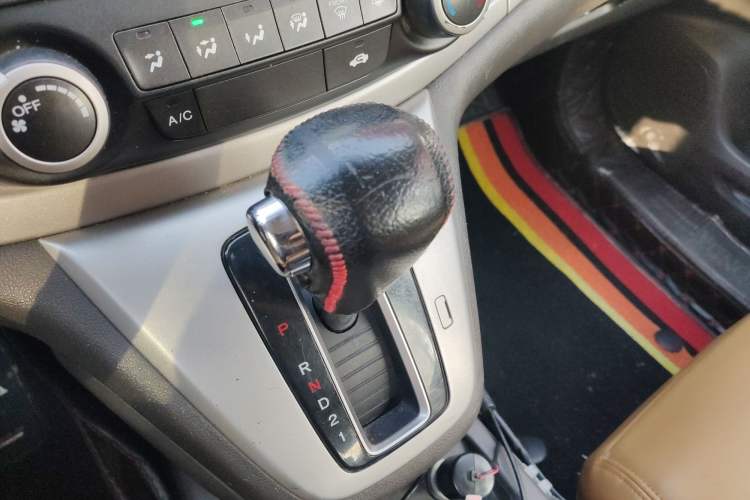 Used Honda CR-V 2012 2.0L two-wheel drive urban version