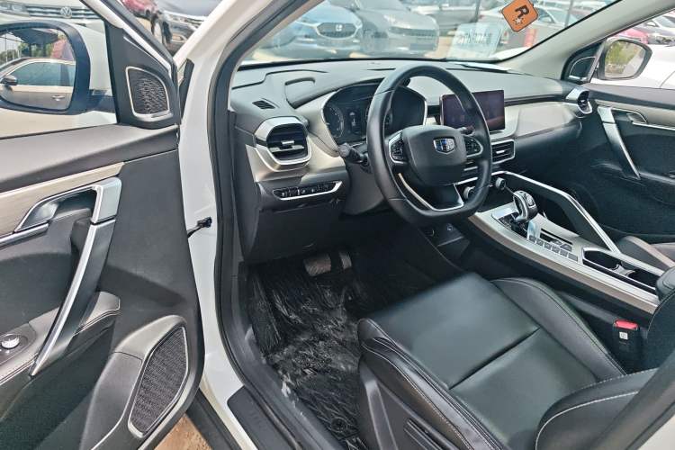 Used Geely Auto Coolray 2019 260T DCT Knight China V Standard