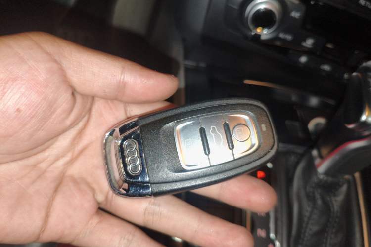 Used Audi Q5 2017 Plus 40 TFSI Technology Model
