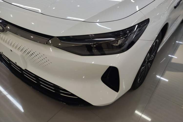 Used Chery Fengyun A8 2024 127 Far Voyage Luxury Edition Left Front Headlight