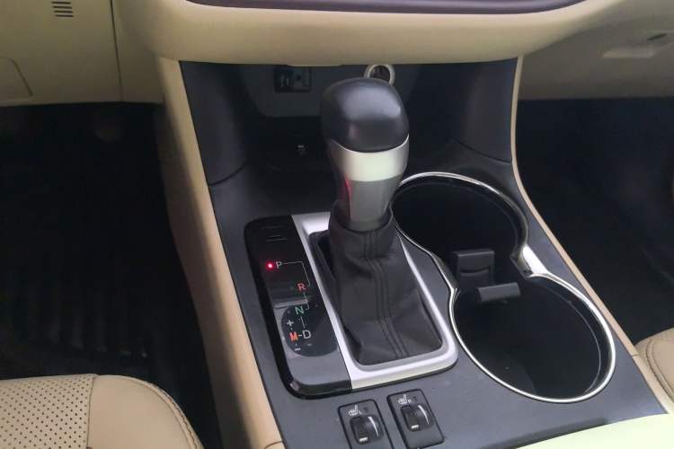 Used Toyota Highlander 2015 2.0T Four-Wheel Drive Luxury Edition 7-Seater Gear Lever