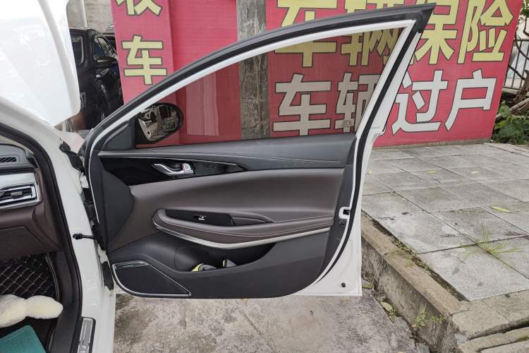 Used CHANGAN Raeton CC 2018 1.5T Automatic Haoya Model Guangmang Edition China V Standard
