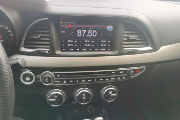 Used GAC Trumpchi GA6 2016 235T DCT Elite Edition Audio And AC Panel