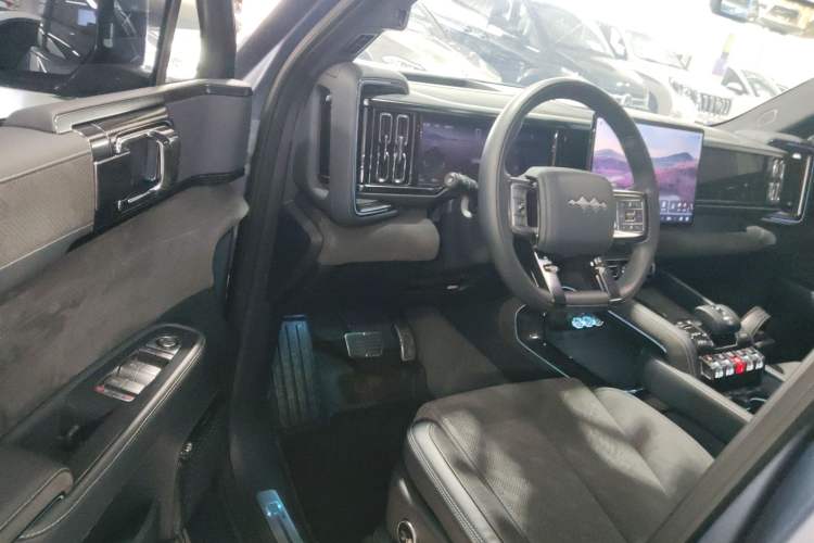 Used Formula Leopard 5 2023 Cloud Ride Flagship Edition Driver Seat