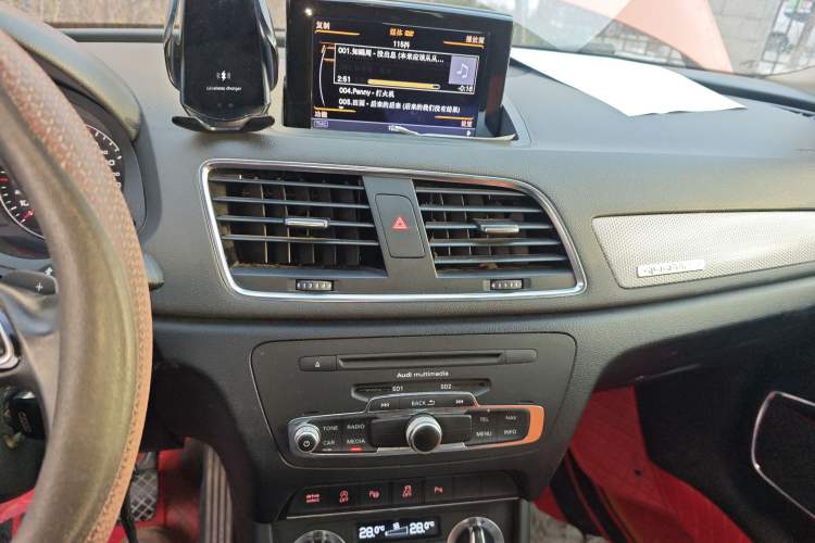 Used Audi Q3 2012 40 TFSI quattro Sport Edition Audio And AC Panel