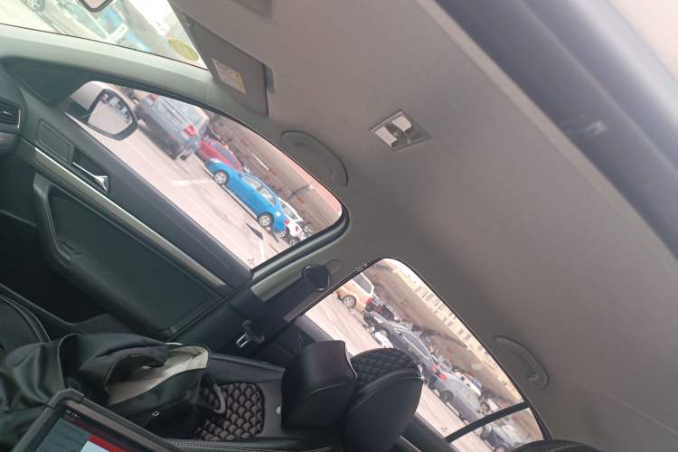 Used Volkswagen Lavida 2017 1.6L Automatic Fashion Edition
