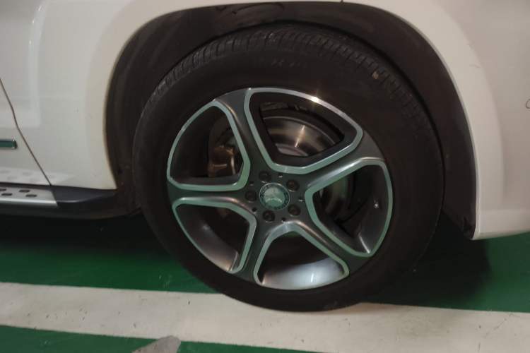 Used Mercedes-Benz GLK-Class 2015 GLK 300 4MATIC Fashion Edition Ultimate Version Right Front Wheel Hub