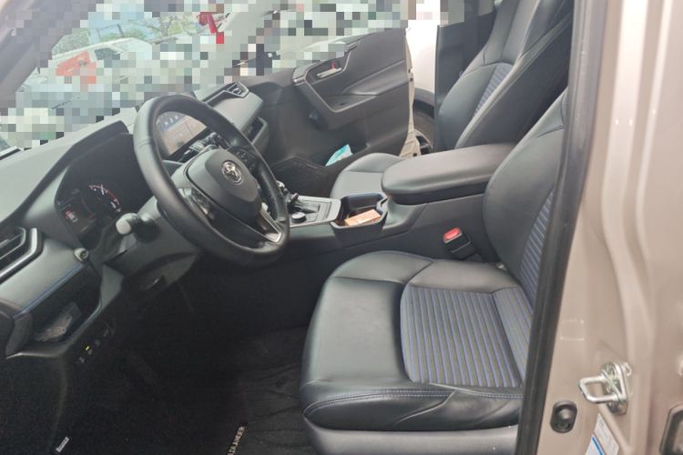 Used Toyota Wildlander 2020 2.0L CVT 4x4 Tech Edition Left Front Seat