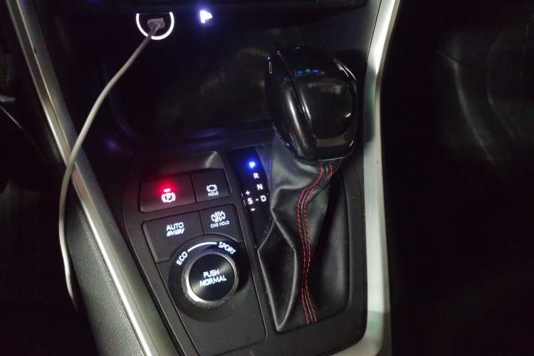 Used Toyota RAV4 Rongfang Plug-in Hybrid 2021 2.5L Two-Wheel Drive Elite Pro
