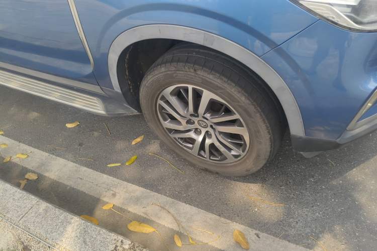 Used SAIC MAXUS D90 2017 2.0T Automatic All-Wheel Drive Sirius Right Front Wheel Hub