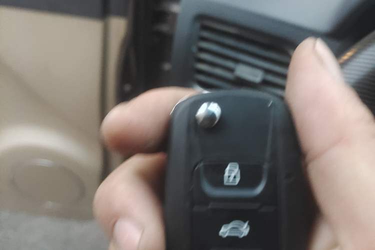 Used Wuling Hongguang 2014 1.5L S Standard Version Vehicle Key