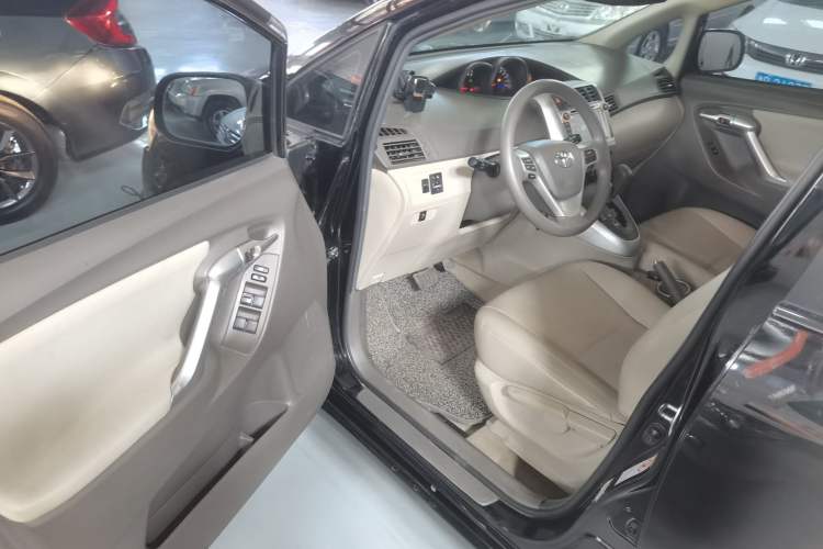 Used Toyota Verso 2014 Starlight 180E CVT Elite Edition Driver Seat