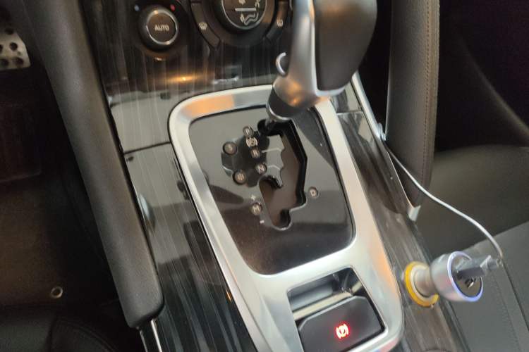 Used Peugeot 3008 2015 2.0L Automatic Trend Edition