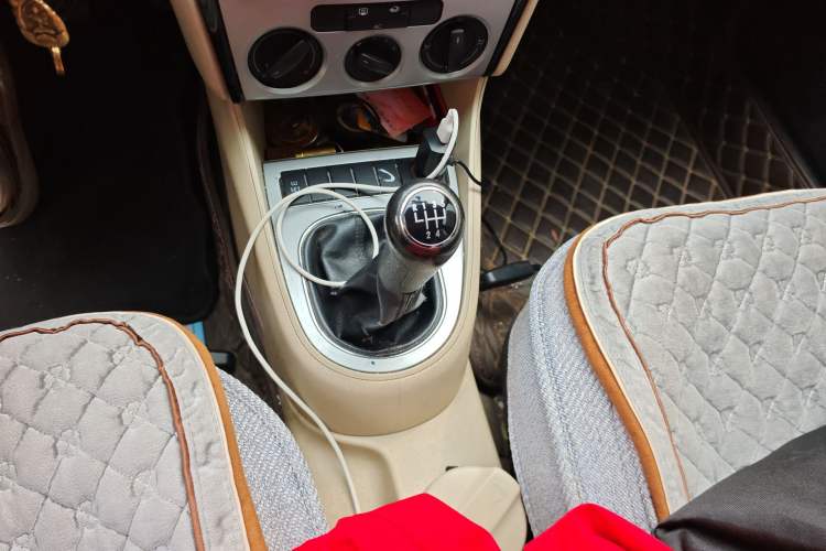 Used Volkswagen Lavida 2013 Classic 1.6L Manual Fashion Edition Gear Lever