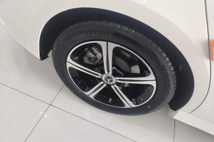 Used Mercedes-Benz A-Class 2023 A 200 L Fashion Model Right Rear Wheel Hub