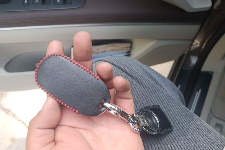 Used Buick GL8 2023 Land Executive Class Comfort Model