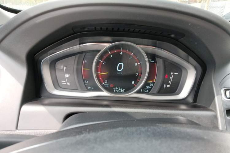 Used Volvo XC60 2016 T5 Smart Version Instrument Cluster