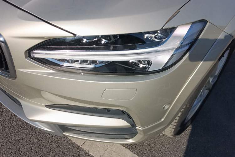 Used Volvo V90 2017 Cross Country T5 AWD Smart Range Edition