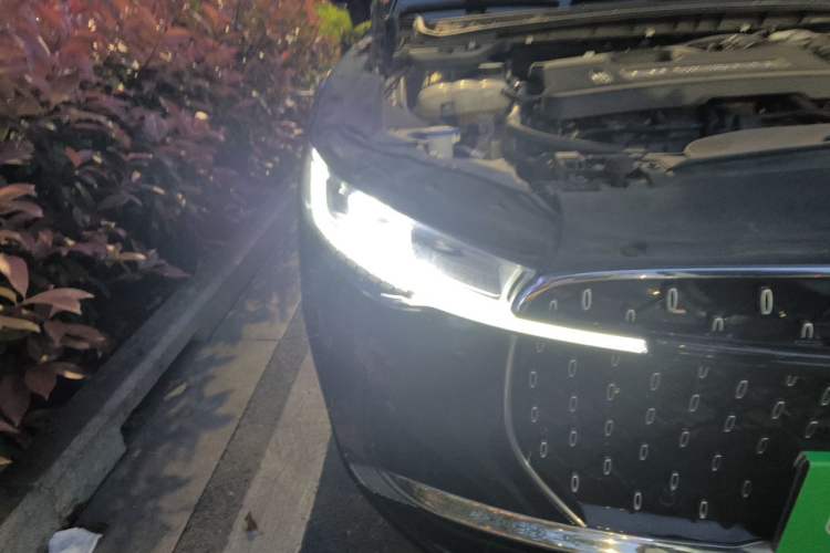 Used Lincoln Z 2022 iXiang Deluxe Edition Right Front Headlight