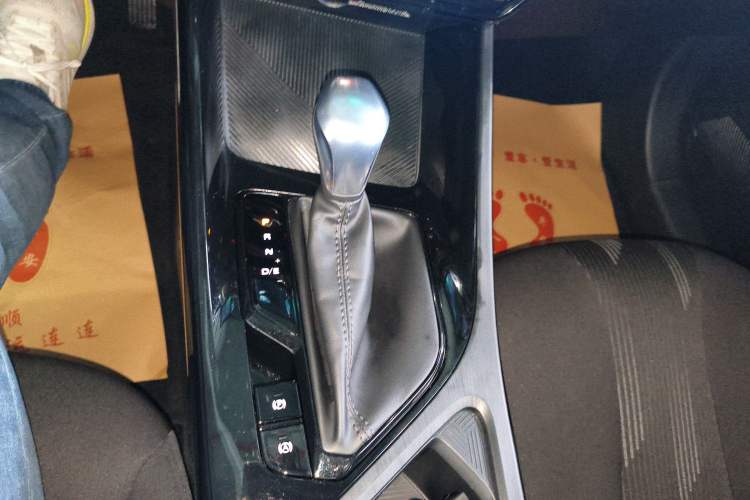 Used Roewe i5 2021 1.5L CVT Platinum Edition
