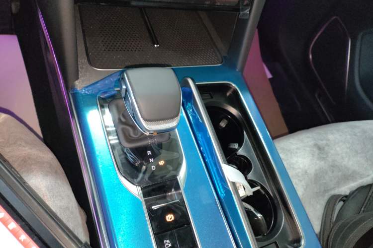 Used Hongqi HS7 PHEV 2025 Model 2.0T PHEV Four-Wheel Drive 2 Million Units Commemorative Edition 6-Seater