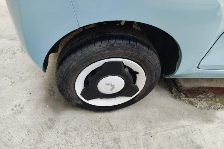 Used Wuling Hongguang MINIEV 2022 Easy Version Lithium Iron Phosphate Right Rear Wheel Hub