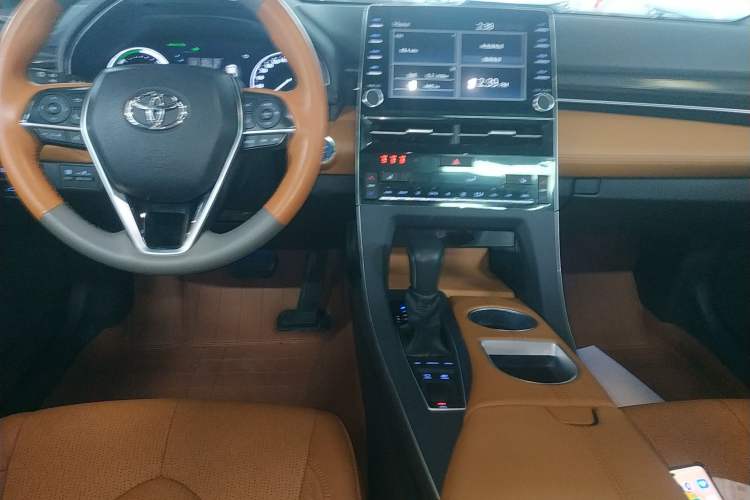 Used Toyota Avalon 2019 Dual-Engine 2.5L XLE Prestige Version China VI Standard