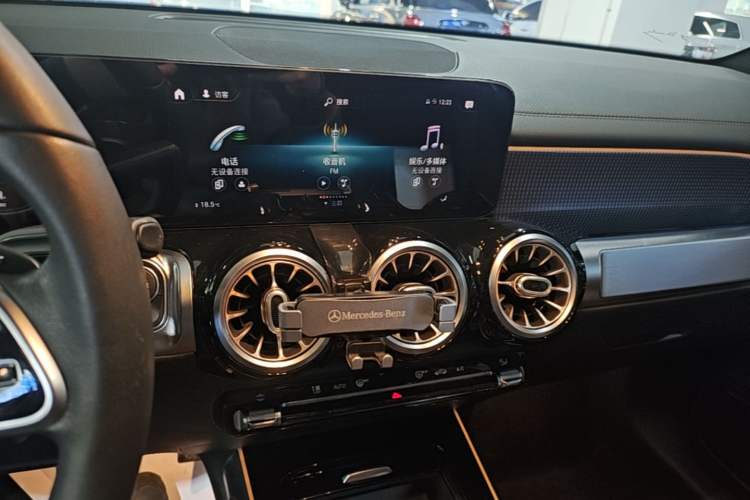 Used Mercedes-Benz GLB 2021 GLB 200 Fashion Model Audio And AC Panel