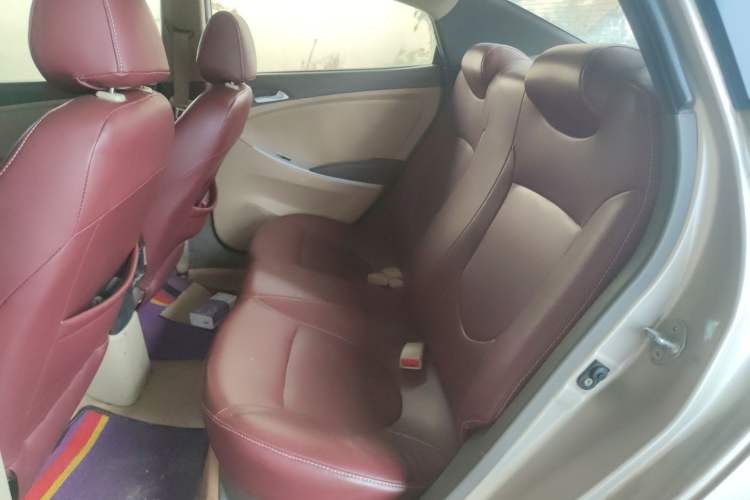 Used Hyundai Verna (older generation) 2010 Sedan 1.4L Manual Comfort GS Left Rear Seat