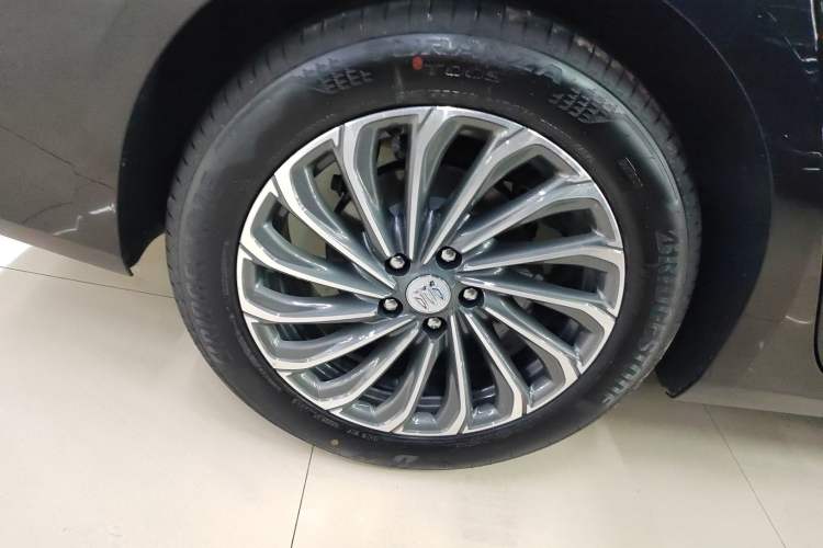 Used Buick LaCrosse 2026 Model 28T Platinum Edition
