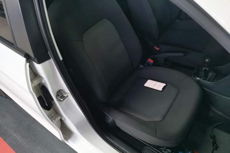 Used Volkswagen Jetta 2015 Value Edition 1.6L Manual Fashionable Style