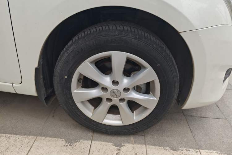 Used Nissan Tiida 2014 1.6L CVT Smart Model Right Front Wheel Hub