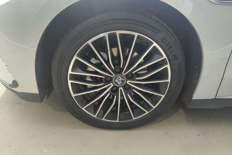 Used BYD Han 2024 EV Glory Edition 506KM Front-Wheel-Drive Premium Model Left Front Wheel Hub