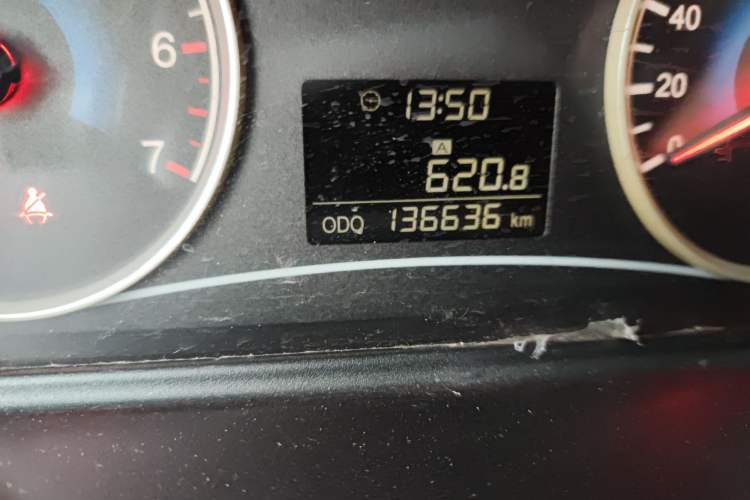 Used Dongfeng Fengon 2013 1.5L Manual Comfort Version DK15 Odometer Close Up