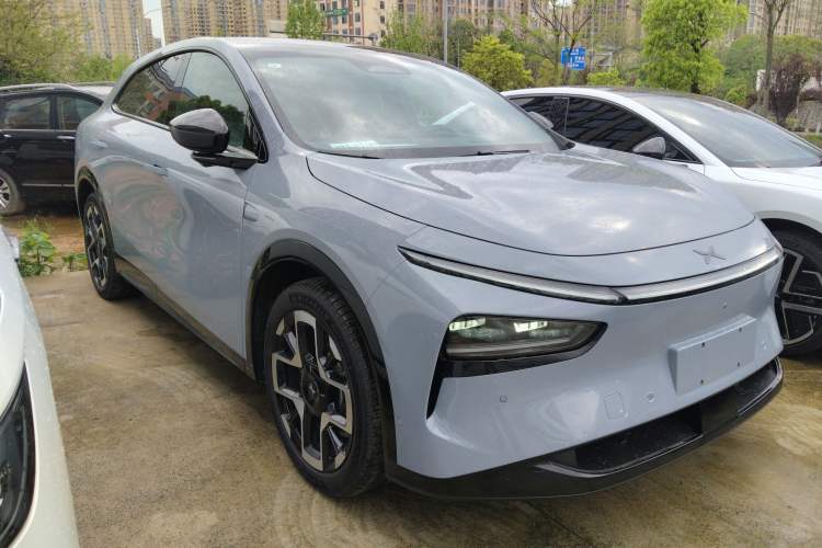 Used XPeng G7 2025 702 Max Front Right 45 Deg